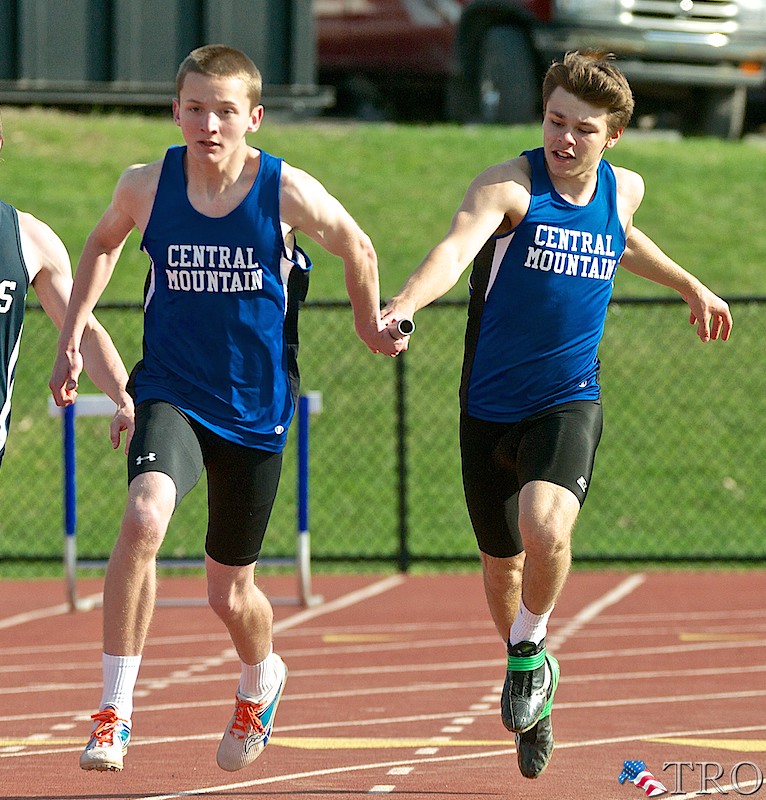 CM Track Teams Best Hollidaysburg – The Record Online