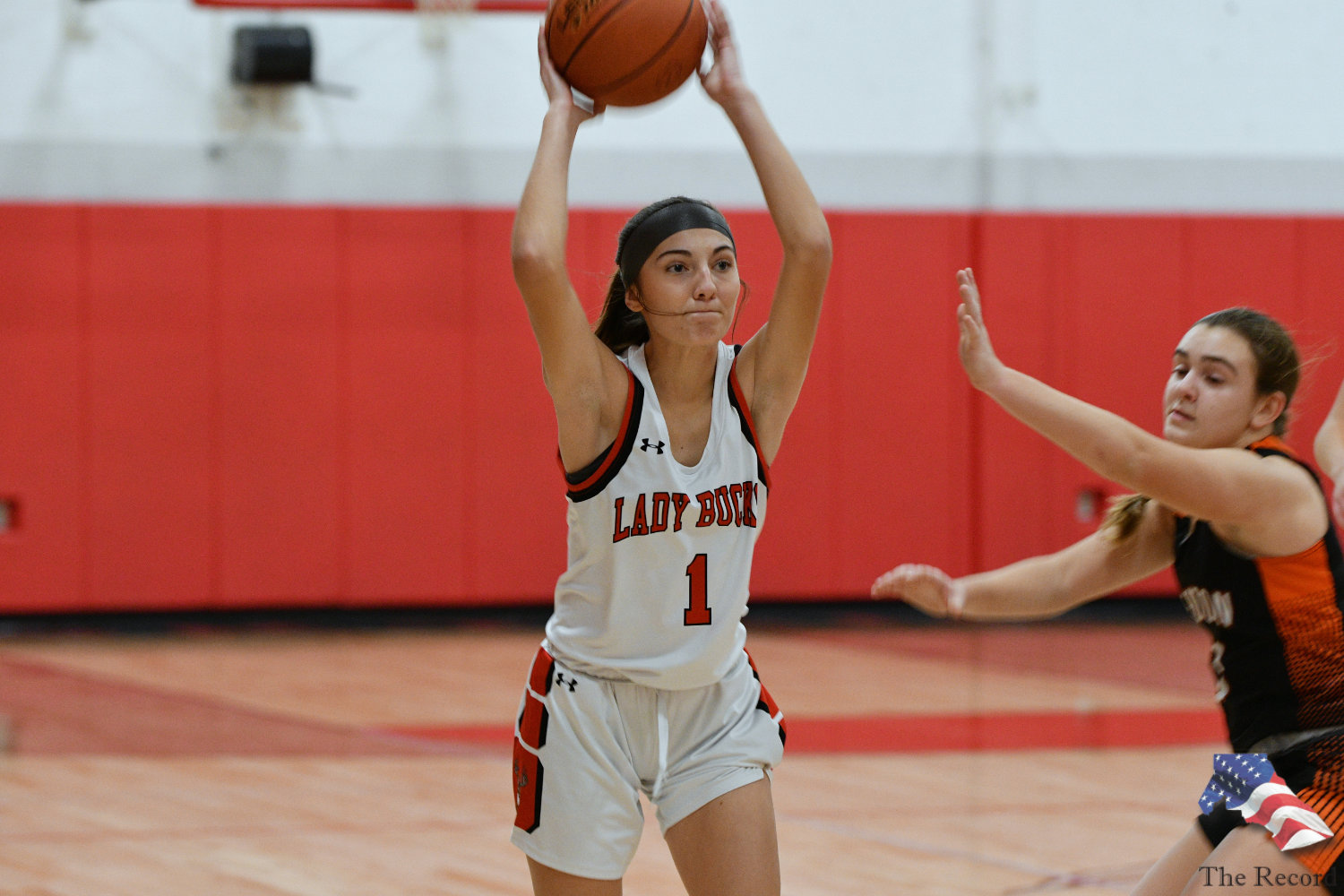 Â¡Hola, Lola! Lola Joins The Team, (Hardcover